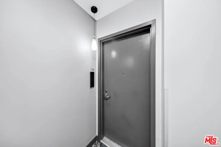 3810 Wilshire Boulevard #1108 photo 46