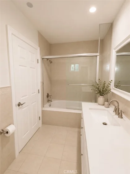 2318 N Fairview Street #101 photo 11