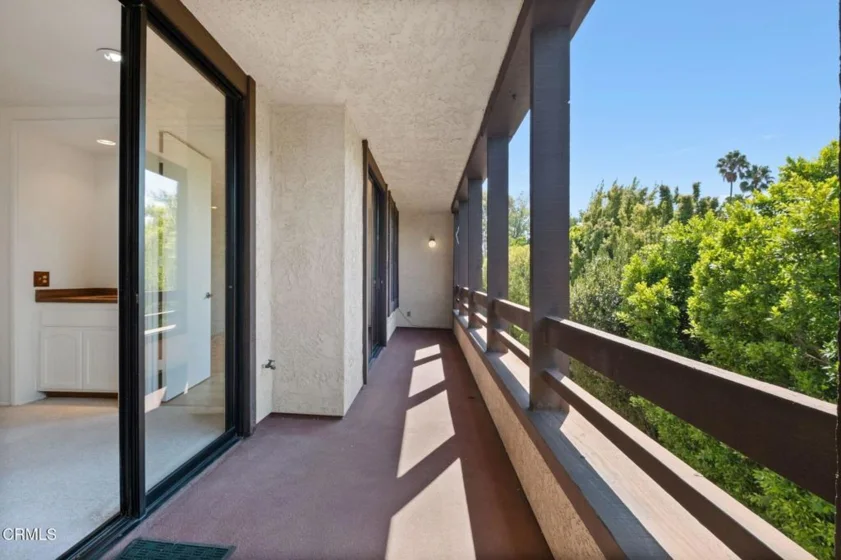 885 S Orange Grove Boulevard #20 photo 19