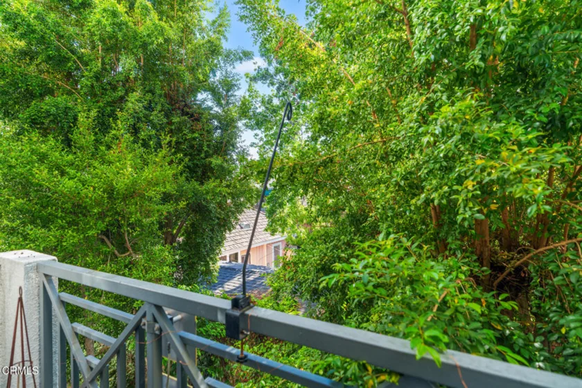 111 S Oak Knoll Avenue #107 photo 32