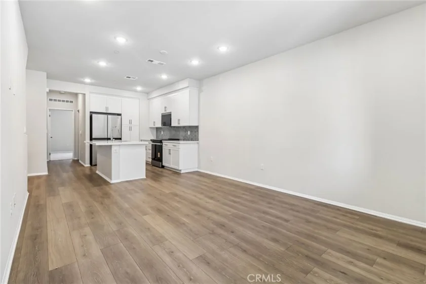 405 Lotus Drive photo 3