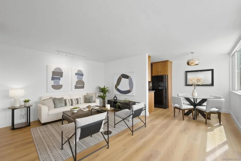1907 Robinson Avenue #309 photo 1