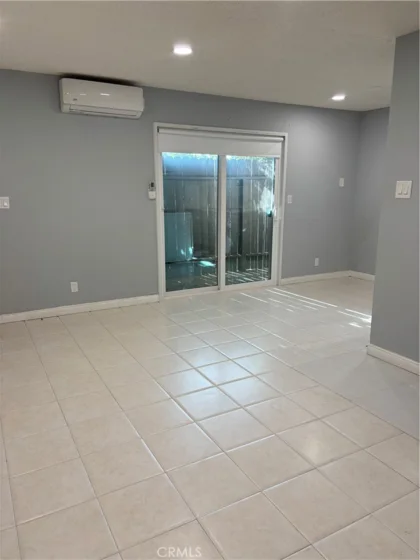 8641 Glenoaks #131 photo 2
