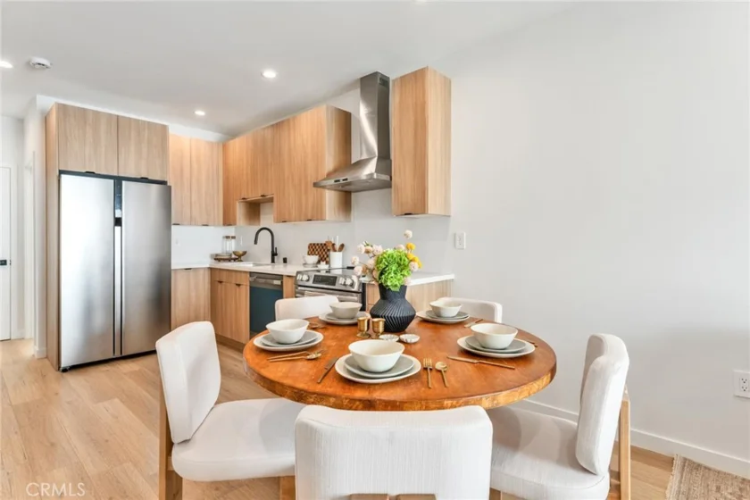 1604 N Kingsley photo 14