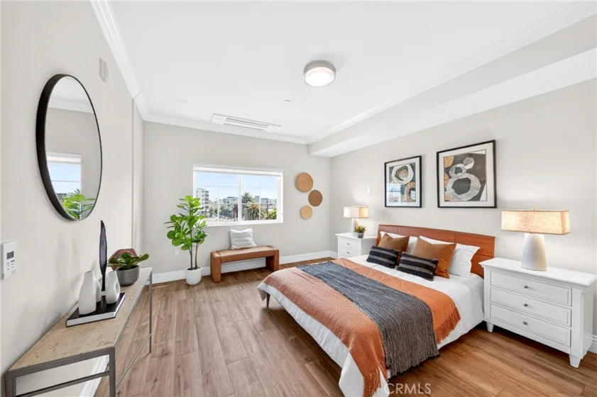 944 S Serrano Avenue #306 photo 19