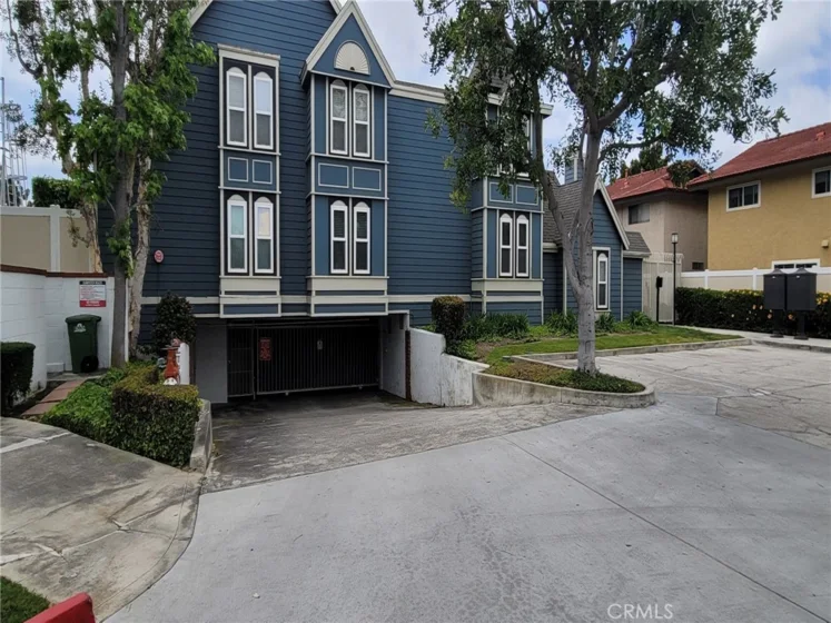 810 Baker Street #20 photo 1