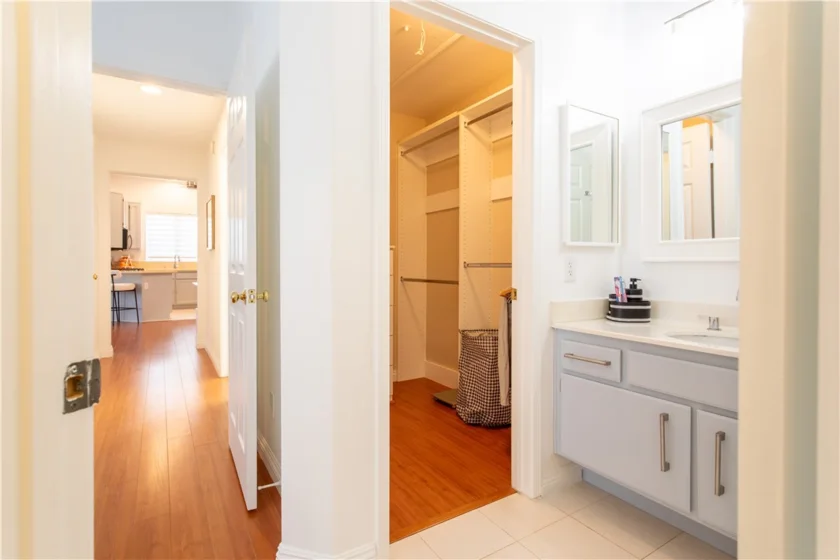 210 California Court photo 15