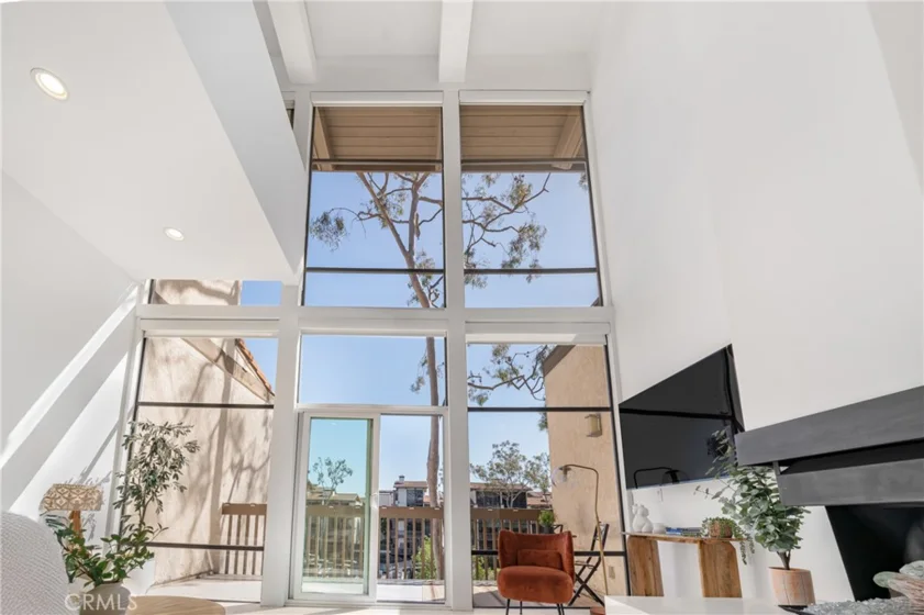 7324 N Marina Pacifica Drive photo 1