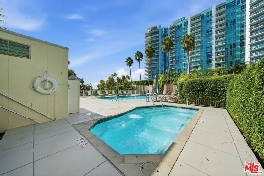 13650 Marina Pointe Drive #1603 photo 62