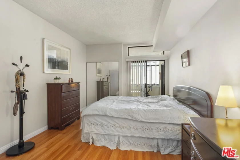729 S Hobart Boulevard #40 photo 6