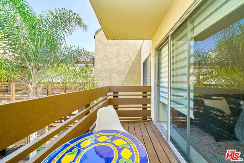 320 S Ardmore Avenue #323 photo 13