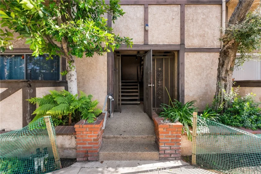 5500 Lindley #106 photo 27