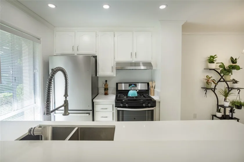 2815 S Fairview #G photo 9