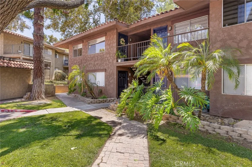1456 Chalgrove #C photo 8