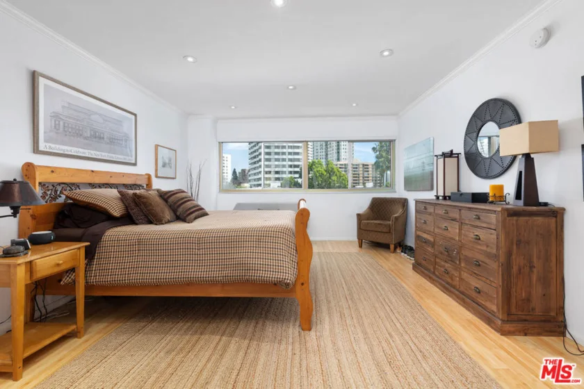 10701 Wilshire Boulevard #503 photo 9