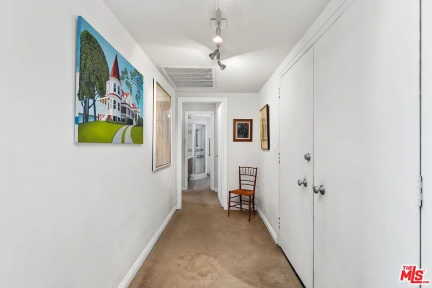 818 N Doheny Drive #606 photo 5