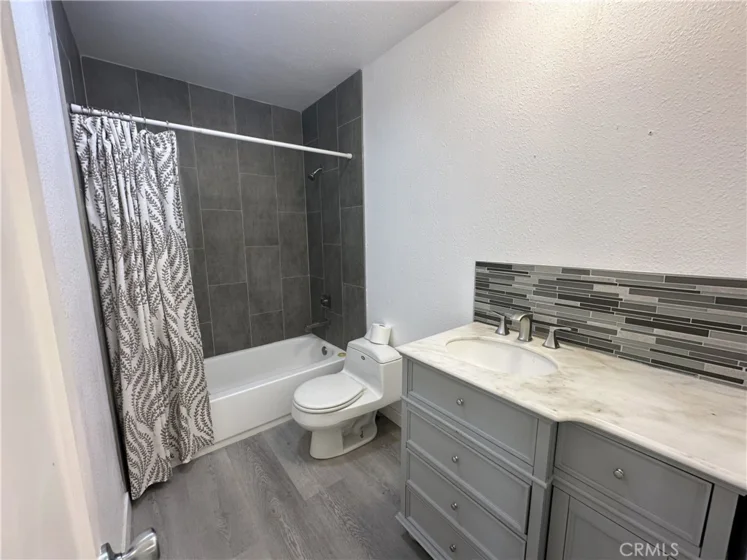 3500 Elm #10 photo 5