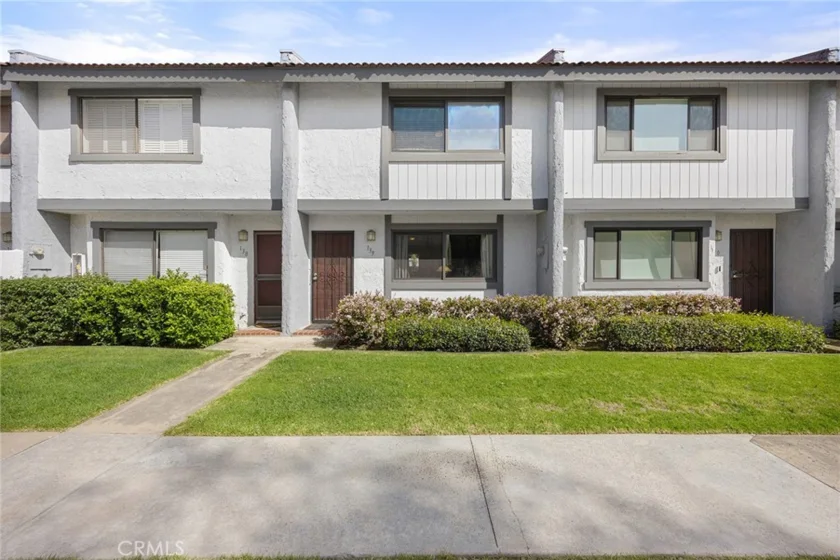1910 W Palmyra Avenue #139 photo 1
