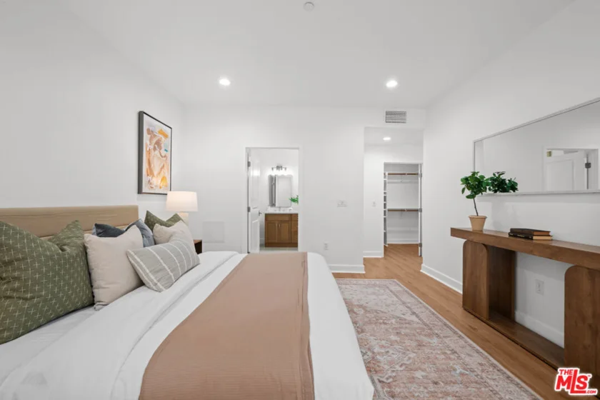11115 Acama Street #104 photo 32