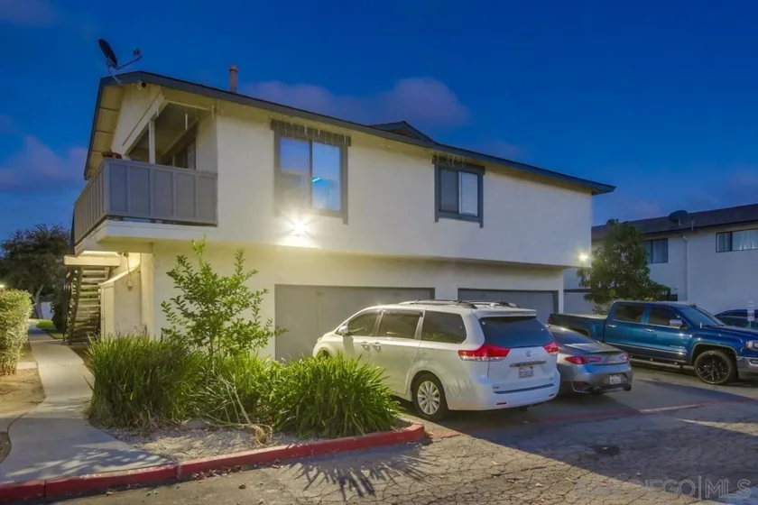 3433 Los Mochis Way photo 4
