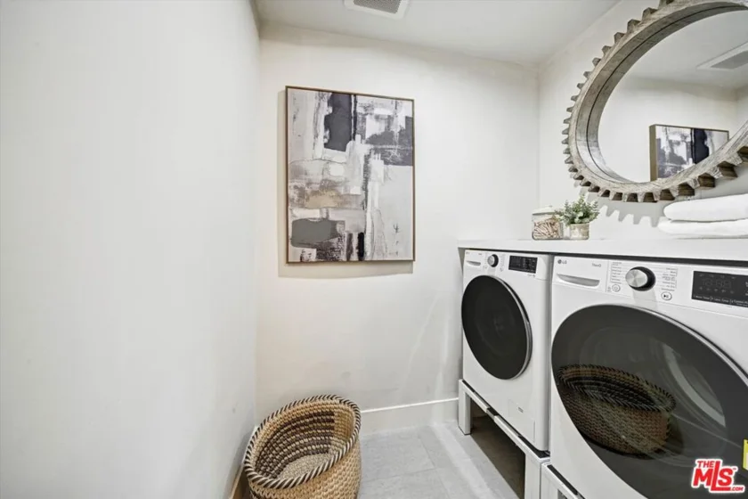 7560 Hollywood Boulevard #106 photo 29