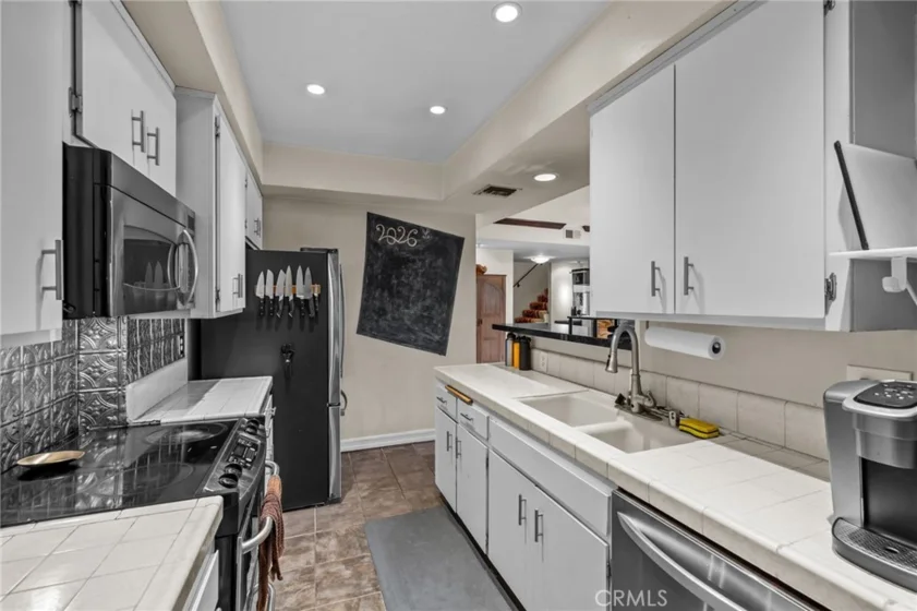 8712 Gregory Way #402 photo 27