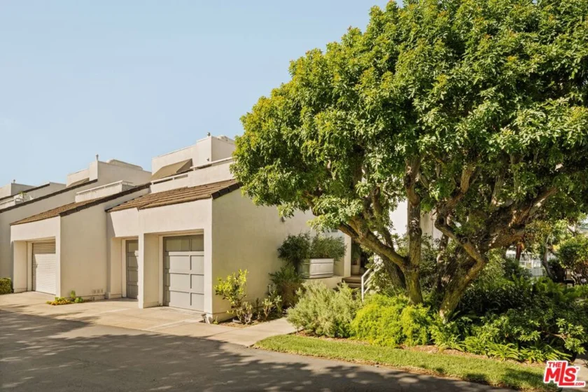 610 Harbor Street #1 photo 3