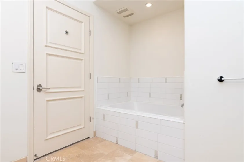 607 Caruso Avenue photo 25