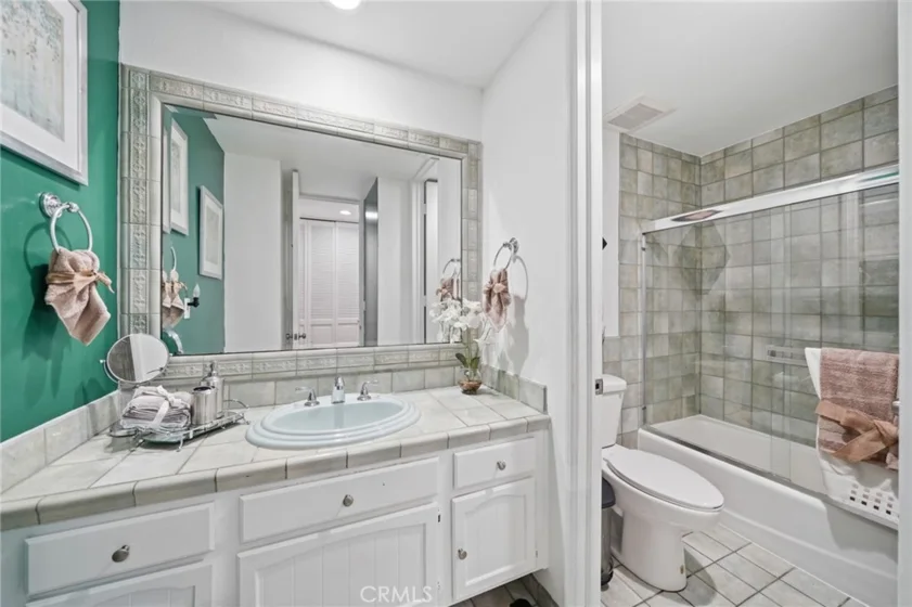 4477 Wilshire photo 22
