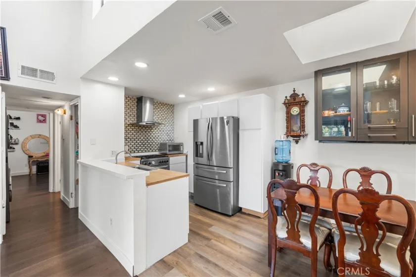 9600 Van Nuys #220 photo 5