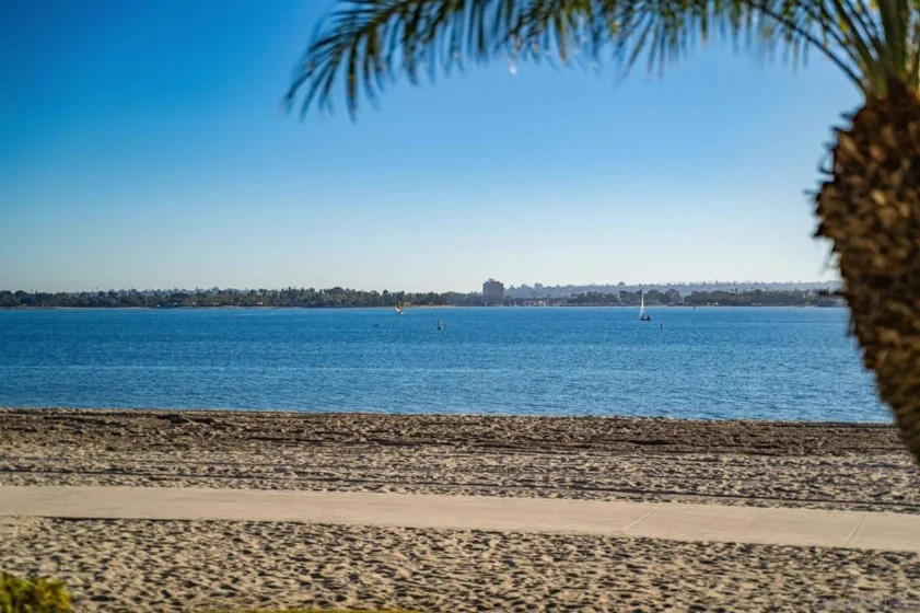1177 Pacific Beach Drive ##A photo 14