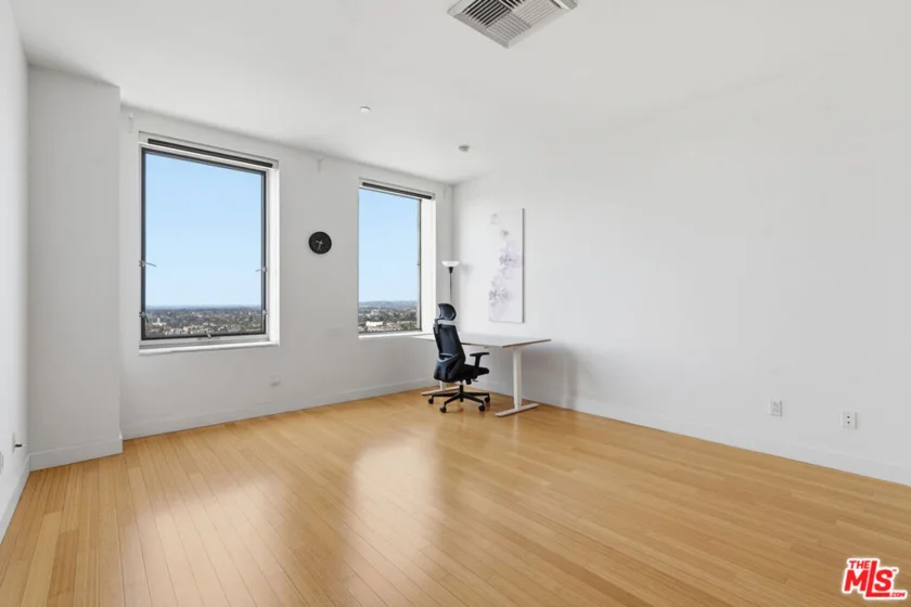 3810 Wilshire Boulevard #1609 photo 13