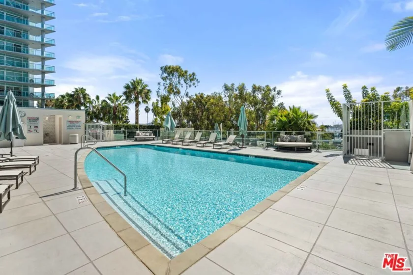 13650 Marina Pointe Drive #404 photo 25