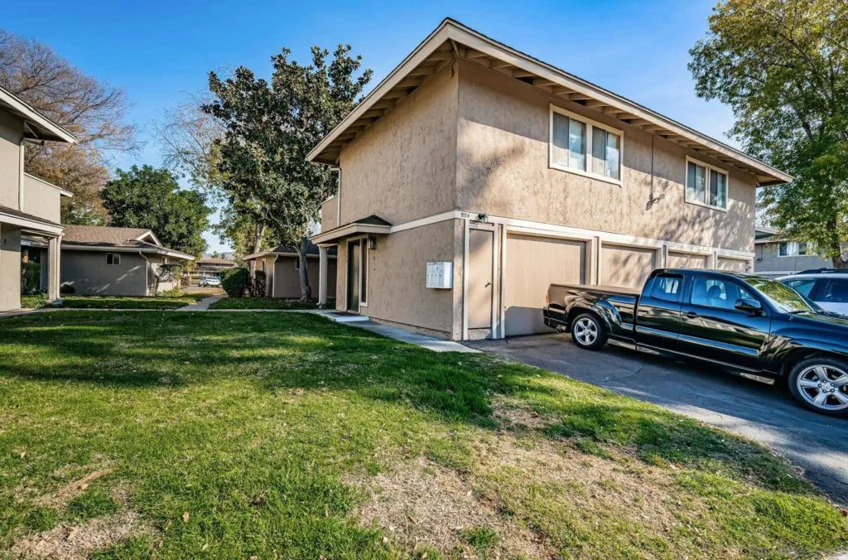 904 Amistad Court #C photo 23