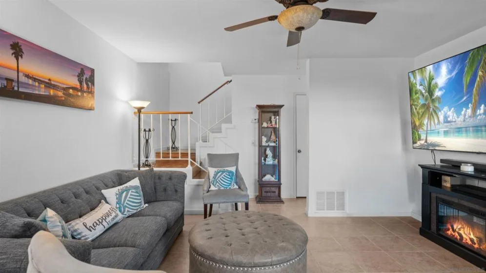 723 Paradise Cove Way photo 4