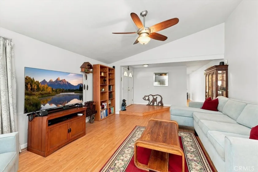 1304 Camelot Drive photo 12