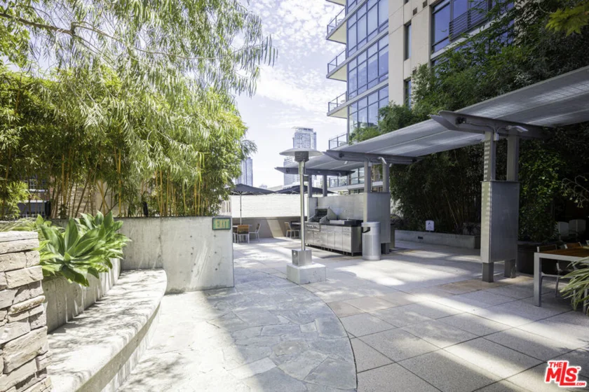 1111 S Grand Avenue #706 photo 15
