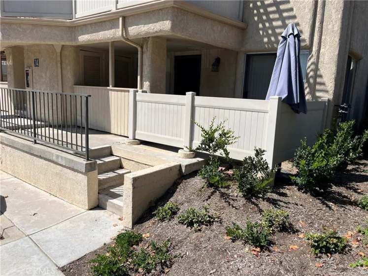 25652 Rimgate photo 1