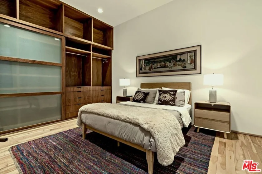 631 N Larchmont Boulevard #2 photo 6