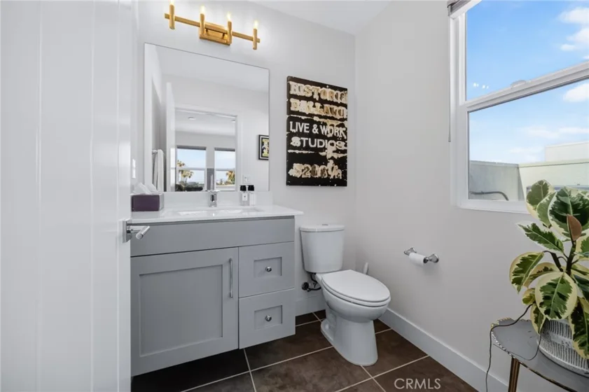 1687 Grand View photo 35