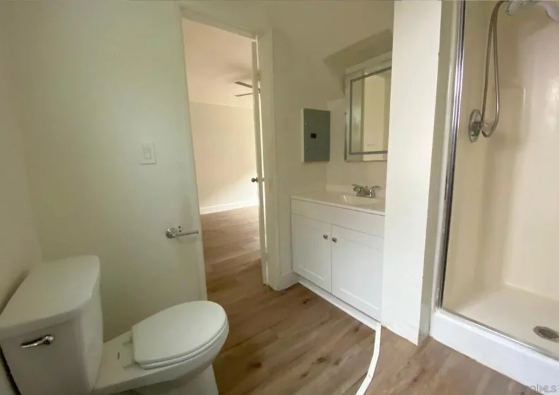 1060 E Washington Avenue #5 photo 24