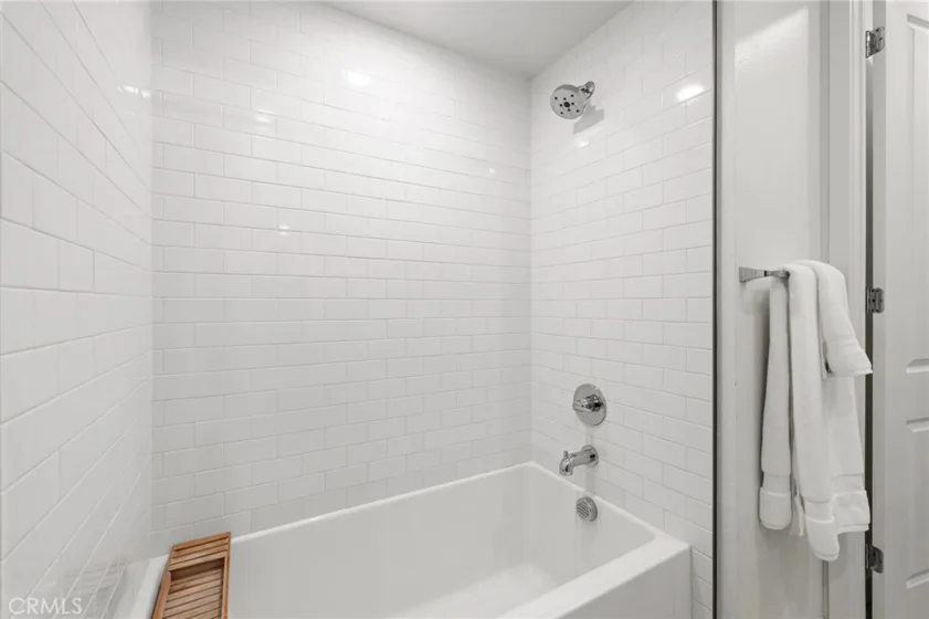 2046 Doheny Way photo 23