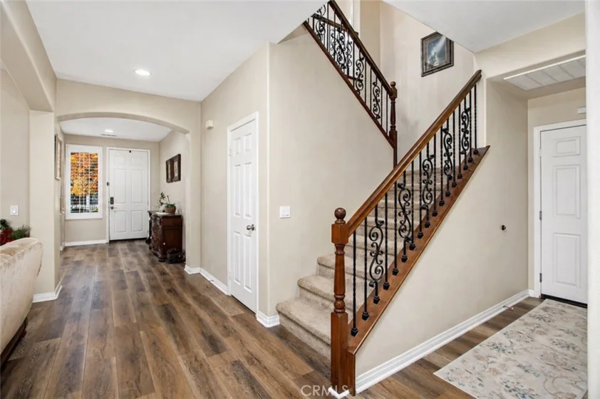 22862 Montanya photo 5