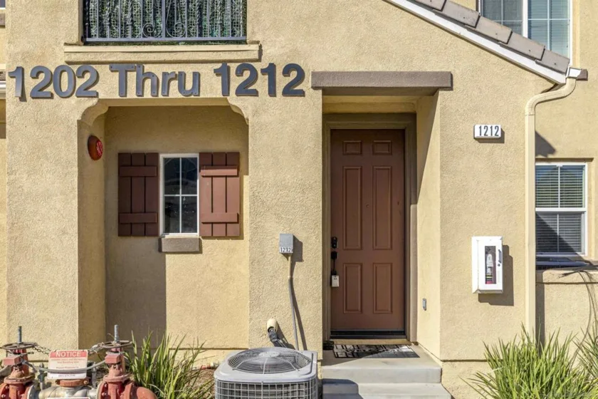 1800 E Lakeshore 1212 photo 24
