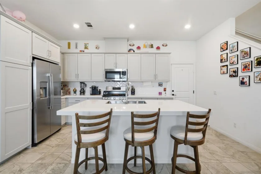 2044 Bluestone Circle photo 15