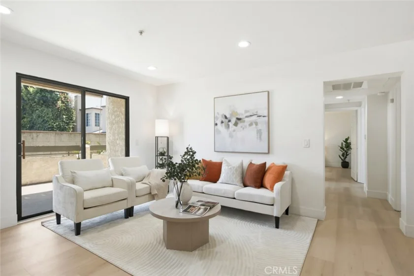 64 N Mar Vista Avenue #127 photo 2