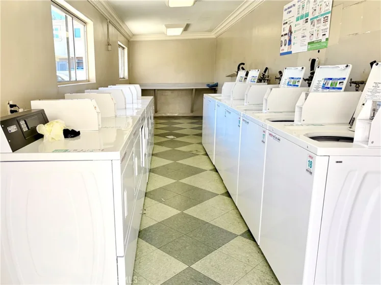 20146 Cohasset Street #5 photo 25