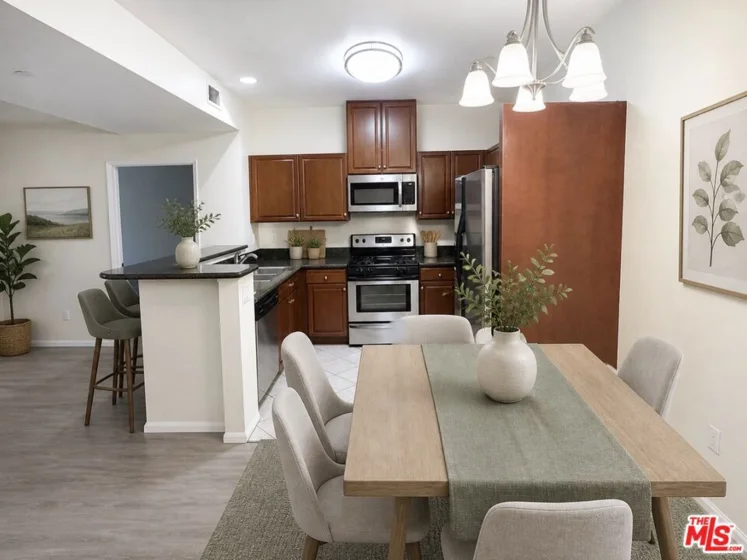 13941 Sherman Way #204 photo 1