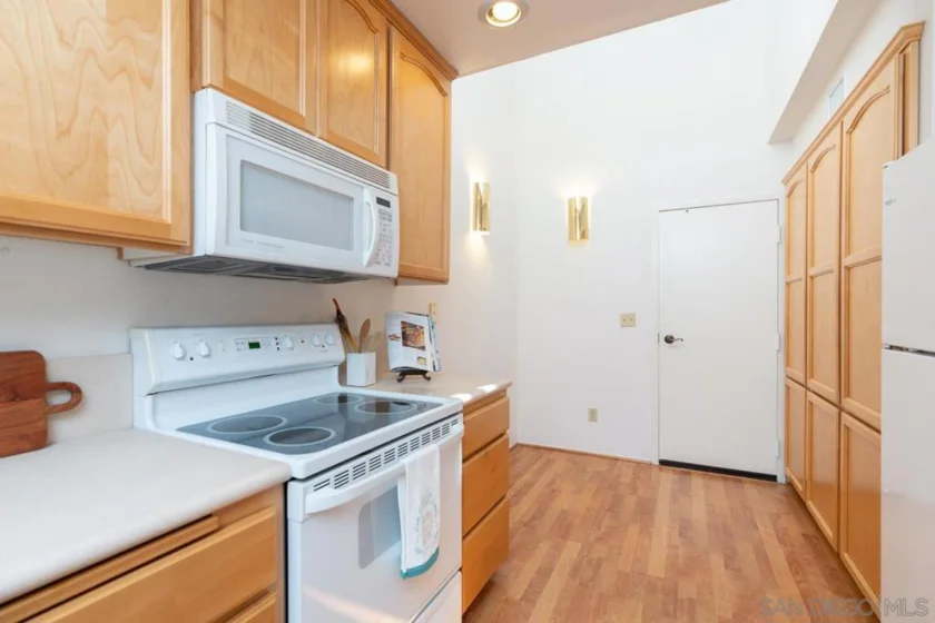 7621 Rainswept Lane photo 4