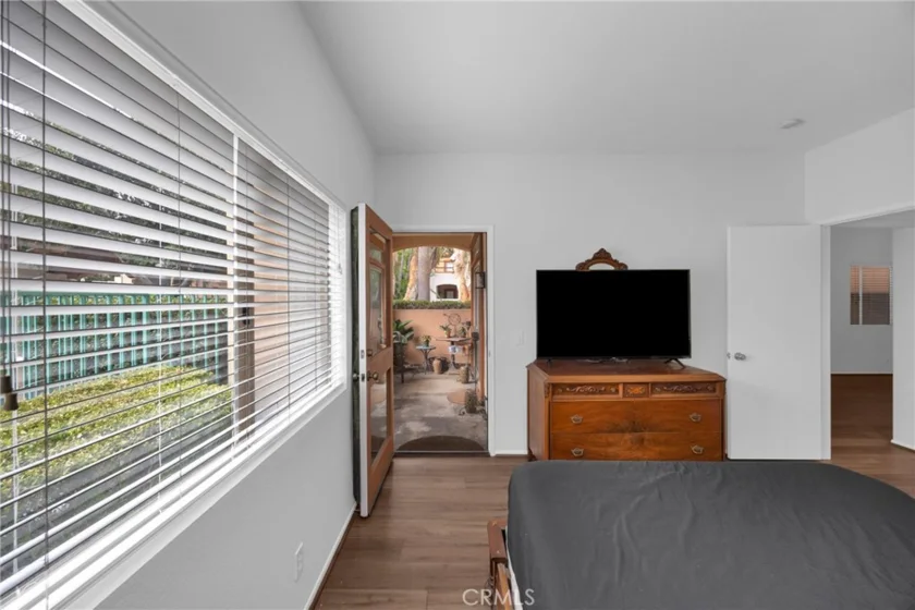 290 Villa Point Drive photo 19